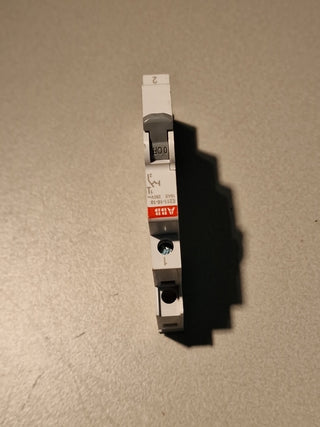 ABB Ein / Aus Schalter 2CCA703005R0001 E211-16-20 - 16 A, 250/400 V AC,#93