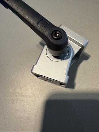 Gelenk 38 - 1,5", mit Kunststoff-Klemmhebel, Nut 8, Zinkdruckguss, alufarbig lac2