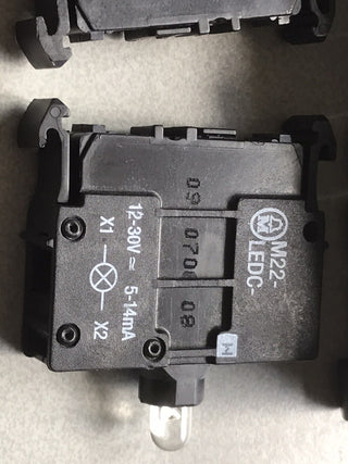SIEMENS - 3SB3423-1PB GEHÄUSEKOMPONENTE, 22MM LAMPENFASSUNG MIT INTEGRIERTER2