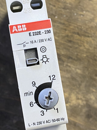ABB E232E-8/230 Multi 10 pro M Kompakter Treppenlicht-Timer Switch1