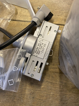 SELUX 3-116 STRAHLER 220MM MIT EURO ADAPTER PAR16 50W GU103