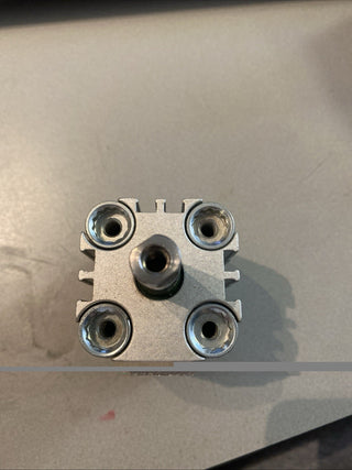 Festo AEVU-32-25-P-A Kompaktzylinder (Teilenummer: 156954) – NEU & UNBENUTZT