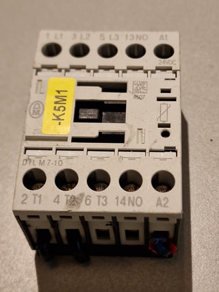 Moeller DILM7-10 Leistungsschütz 3-polig 24V DC 3kW 7A 1NO 276565 Gebraucht0