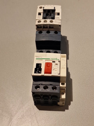 Schneider Electric Motorschutzschalter GV2ME08 + Schütz LC1D12 Motorstarter-Komb3