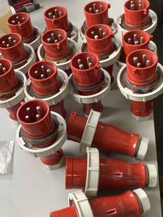 16x Mennekes CEE Stecker 16A 400V 5-polig rot IP44 Industriestecker gebraucht5