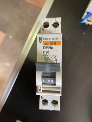 Merlin Gerin Multi9 DPNa C16 Leitungsschutzschalter 230V geb0