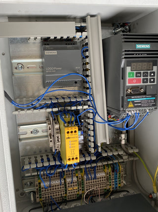Siemens Micromaster Vector 6SE3213-6BA40 0,75kW + LOGO! Power 24V 2.5A 6EP1332-17