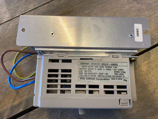 Omron Sysdrive Wechselrichter Typ 3G3JV-AB002, Eingang: 200-240V, 50/60Hz, 3.5A,6