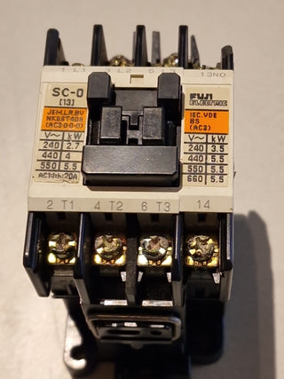 1x Fuji Electric SC-0 (13) Leistungsschütz Schütz 110V/120V AC Spule GEBRAUCHT0