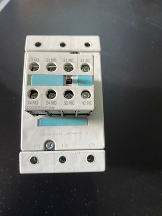 Siemens 3RT1048-1A0 + 3RH1921-1FA22 Schütz Kombination geb0