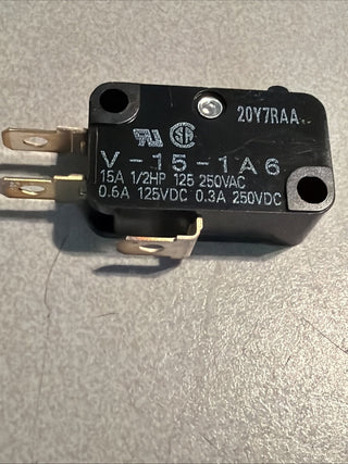 1PC V-15-1A6 Self-resetting travel limit switch Micro switch 15A250V0