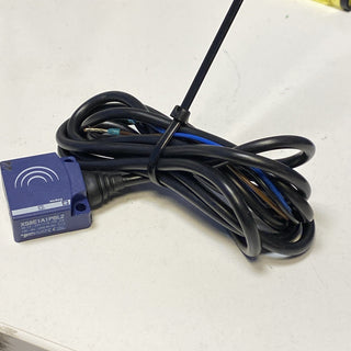 Telemecanique XS8E1A1PBL2 Induktiver Sensor – Neu & Unbenutzt – OsiSense XS0
