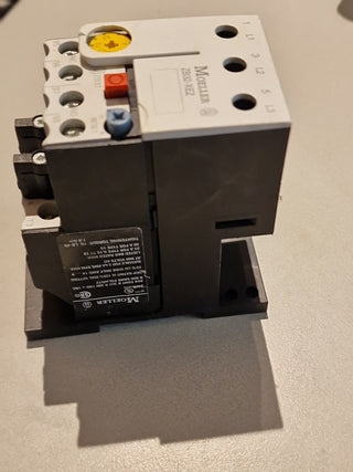 Moeller Moeller ZB32-2,4 Motorschutzrelais + ZB32-XEZ Sockel,#11