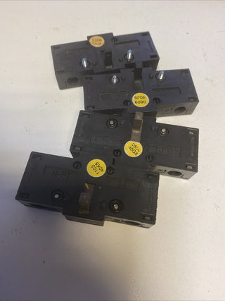 4x Eaton (SPX-)N-P1 Auxiliary Contact1