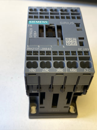 Siemens SIRIUS Hilfsschütz 3RH2131-2BB40 | S00 | 24V DC | NEU2