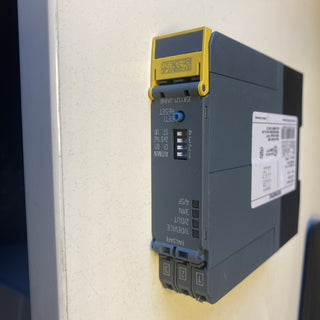 01550507 SIEMENS 3SK1121-2AB40 SIRIUS Sicherheitsschaltge3