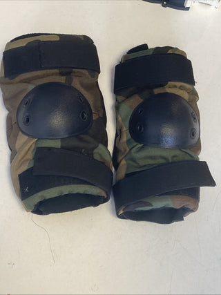 BPE-USA Militär Ellbogenschützer Woodland Camo – TOP Zustand]