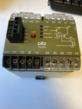 Pilz PNOZ 8 Sicherheitsschaltgerät – 24V AC – Id.-Nr. 4747702