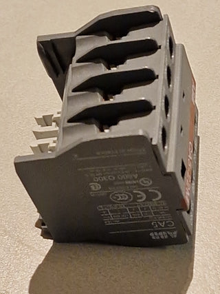 ABB CA5-22M Hilfskontaktblock 1SBN010040R1122 Hilfsschalterblock 2S/2Ö Gebraucht2