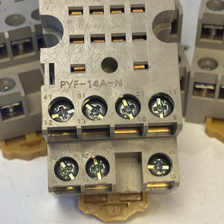 Omron PYF14A-N Relaissockel 14-polig 5A 250V 4St neu3