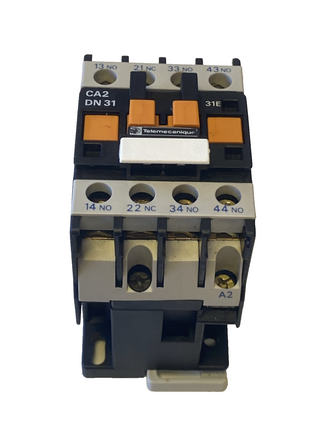 Telemecanique CA2 DN31 Hilfsschütz | 220V AC | 3S + 1Ö | Top Zustand2
