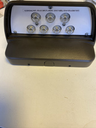 NEU Hubbell LNC-7LU-5K-4-1-PC1/PCU LED Wandleuchte Außenbereich 17W 5000K 1557lm7