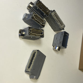 Posten mit 6 Harting Stecker8