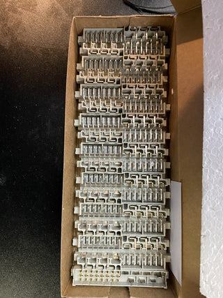 17X STECKVERBINDER IEC 60603-2/BF F24H70
