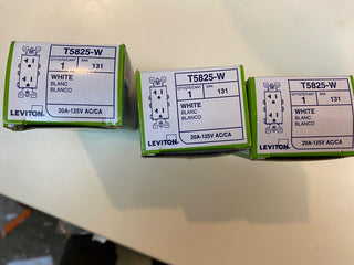 4X Leviton 15-amp-125/250-volt, 2-polig, 3-Draht, Decora Universal Duplex Köcher2
