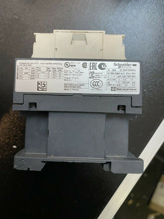 Schneider Electric LC1D12P7 Leistungsschütz | 230V AC | 12A (Motor) / 25A (AC-1)2