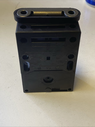 Schmersal Sicherheitsschalter AZ 15 ZVRK-M16 Positionsschalter IP67 NEU4