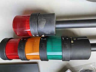 2x Schneider Electric Signalsäulen (Typ XVB o.ä.), gebraucht, 24V DC, Rot/Grün,1