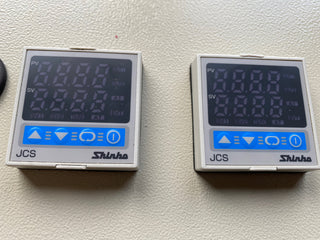 2X Shinko JCS-33A-S/M 1/16 DIN Temperaturregler im Steuerkasten (PID, SSR-Ausgan1