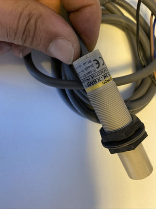 Omron E2K-X8MF1 Kapazitiver Näherungssensor M18 PNP NO – Neu & Unbenutzt5
