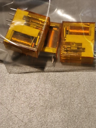 3x Finder 40.52 Steck-/Printrelais 24VDC 8A 250V5