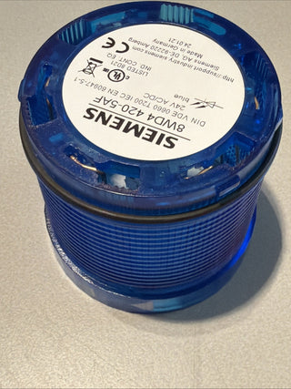8WD4 420-5AF handelt es sich um ein Dauerlichtelement mit integrierter LED der M3
