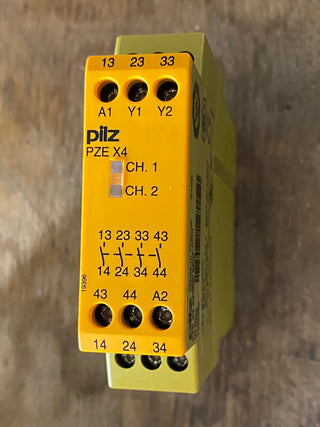 Pilz PZE X4 24VDC Sicherheitsrelais 4n/o 774585 gebraucht2