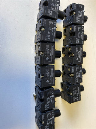 11x Telemecanique Leuchtmittelfassung Z..-BV7 body for pilot light BA9s 130V3