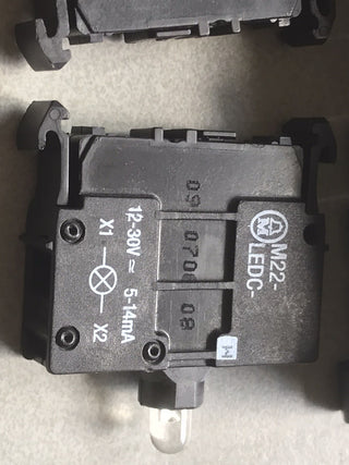 SIEMENS - 3SB3423-1PB GEHÄUSEKOMPONENTE, 22MM LAMPENFASSUNG MIT INTEGRIERTER1