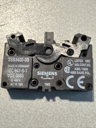 Siemens SIRIUS 3SB3400-0B Schaltelement (1 NO / 1 Schließer) – NEU0