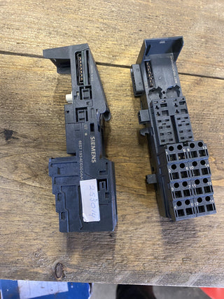2X SIEMENS 6ES7 193-4CG30-0AA0 KLEMMENMODUL2