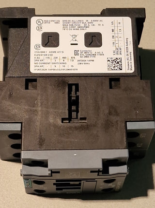 Siemens Sirius Schütz 3RT2024-1AP00 S0 230V AC 5,5kW 12A Schalter NEU1