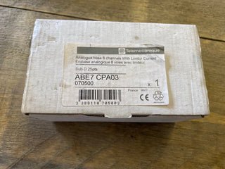 SCHNEIDER ELECTRIC KLEMMENBLOCK ABE7, ZUR UMSETZUNG VON 8 ANALOGEN KANÄLEN ABE7C2