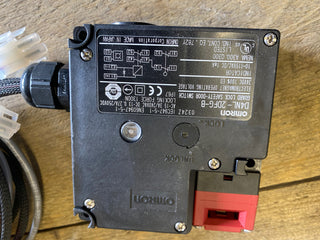 Omron D4NL-2DFG-B - Sicherheitstür-Verriegelungsschalter, 4 Öffner, IP67,1