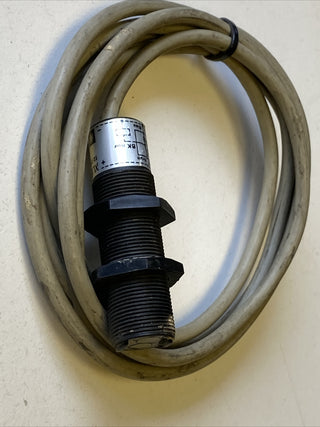 Telemecanique Optischer Sensor XUB-H083135 (M18) – Gebraucht7
