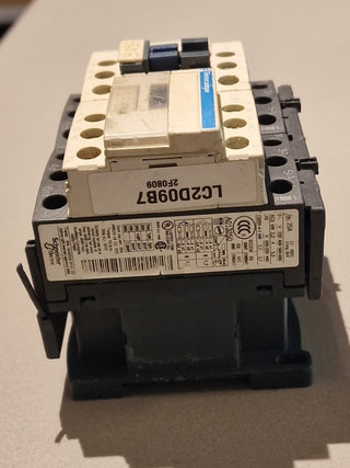 Schneider Electric LC2D09B7 Wendeschütz TeSys D – 9A – 24V AC Spule – Gebraucht2