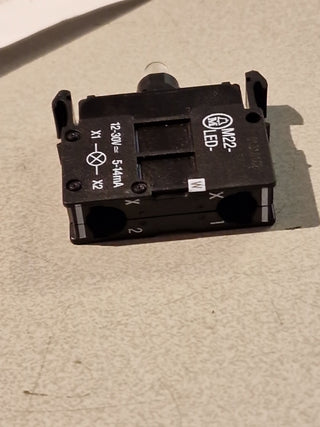 7xEATON M22-CLED230-W, LED-Leuchtelement weiß Frontbefestigung2