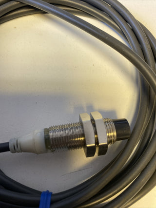 Omron E2A-M12KN08-WP-B1 Induktiver Näherungssensor – NEU5