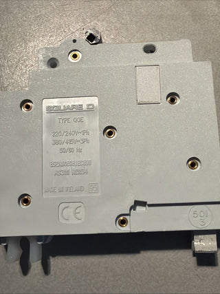4X QUADRAT D 16 AMPERE KURVE C 16  KA DREIPOLIGER MCB-SCHALTER QOE 100004