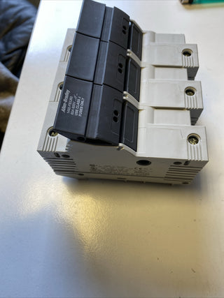 Allen Bradley 1492-FB3J30 3-polig Sicherungshalter 30A 600V Serie [A/B, falls be6